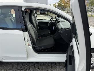 Volkswagen Up! 1.0 BMT Move Up picture 15