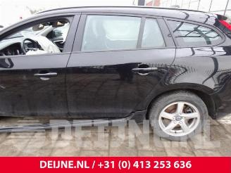 Volvo V-60 V60 I (FW/GW), Combi, 2010 / 2018 2.0 D2 16V picture 30