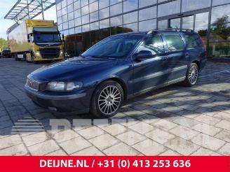 Volvo V-70 V70 (SW), Combi, 1999 / 2008 2.4 20V 140 picture 3