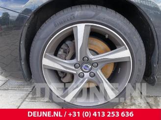 Volvo V-60 V60 I (FW/GW), Combi, 2010 / 2018 2.4 D6 20V AWD Twin Engine Plug-in Hybrid picture 12