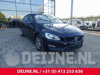 Coche siniestrado Volvo S-60 S60 II (FS), Sedan, 2010 / 2018 2.0 D4 16V 2016/1