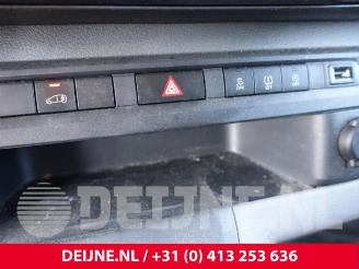 Peugeot Expert Expert (V1/VA/VB/VE/VF/VT/VY), Van, 2016 2.0 Blue HDi 120 16V picture 31