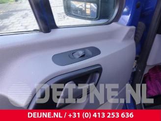 Volkswagen Crafter Crafter, Bus, 2006 / 2013 2.5 TDI 30/32/35 picture 13