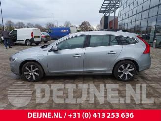Volvo V-60 V60 I (FW/GW), Combi, 2010 / 2018 2.4 D6 20V Plug-in Hybrid AWD picture 4