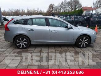 Volvo V-60 V60 I (FW/GW), Combi, 2010 / 2018 2.4 D6 20V Plug-in Hybrid AWD picture 8