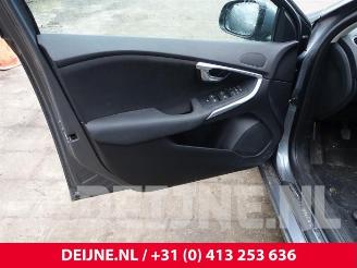 Volvo V-40 V40 (MV), Hatchback 5-drs, 2012 / 2019 2.0 D4 16V picture 17