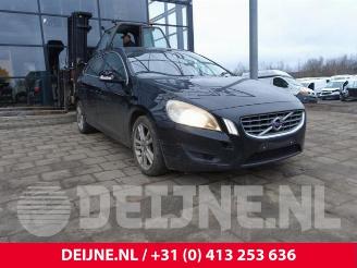 Uttjänta bilar auto Volvo V-60 V60 I (FW/GW), Combi, 2010 / 2018 1.6 T3 16V 2013/2
