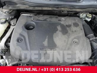 Volvo V-40 V40 (MV), Hatchback 5-drs, 2012 / 2019 2.0 D2 16V picture 35