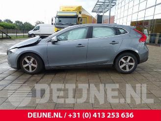 Volvo V-40 V40 (MV), Hatchback 5-drs, 2012 / 2019 2.0 T2 16V picture 4