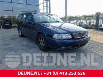 Dezmembrări autoturisme Volvo V-70 V70 (GW/LW/LZ), Combi, 1997 / 2002 2.5 10V 1997/5
