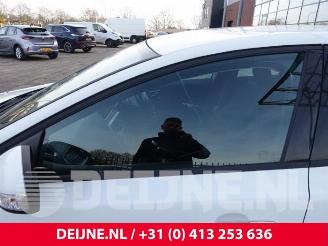 Volvo V-40 V40 (MV), Hatchback 5-drs, 2012 / 2019 1.6 D 16V picture 12