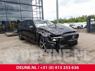 Vrakbiler auto Volvo V-60 V60 II (ZW), Combi, 2018 2.0 T6 16V Plug-in Hybrid AWD 2024/7