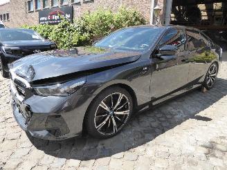 damaged passenger cars BMW i5 M60 xDrive 2025/1