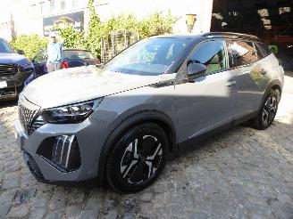 Coche accidentado Peugeot 2008 Hybrid 136 GT 2025/3