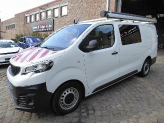 Schadeauto Peugeot Expert Kasten Lang Doppelkabine Premium 2024/1
