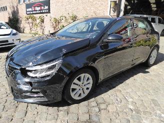 krockskadad bil auto Renault Mégane IV Lim. 5-trg. Business Edition 2022/7