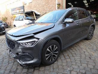 skadebil auto Mercedes GLA 250 e 2022/2