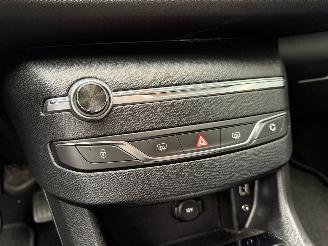 Peugeot 308 1.6 BlueHDI Navi Clima picture 10