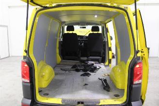 Volkswagen Transporter T6 picture 22