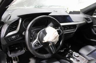 BMW 1-serie 118 picture 25