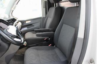 Volkswagen Transporter T6 picture 10