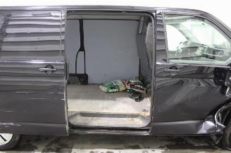 Volkswagen Transporter T6 picture 20