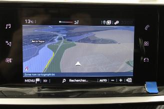 Peugeot 208  picture 13