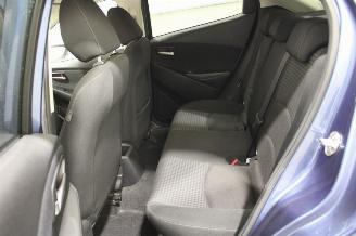 Mazda 2  picture 11