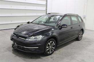 uszkodzony samochody osobowe Volkswagen Golf  2020/6