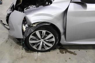 Peugeot 208  picture 5