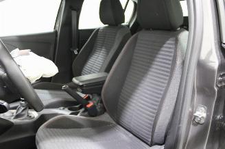 Peugeot 208  picture 10