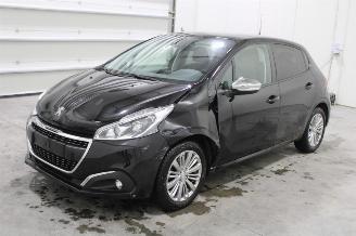 skadebil auto Peugeot 208  2019/5