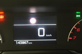 Peugeot 208  picture 12