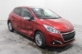 Peugeot 208  picture 2