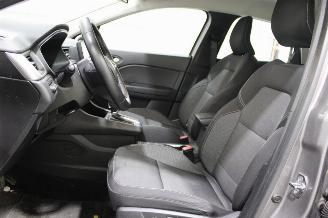 Renault Captur  picture 11