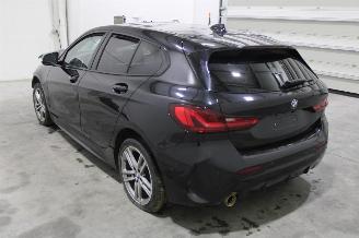 BMW 1-serie 118 picture 5