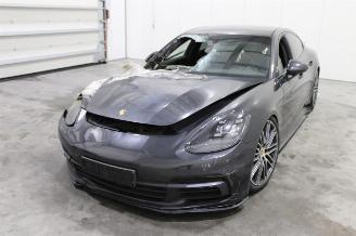 Sloopauto Porsche Panamera  2019/8