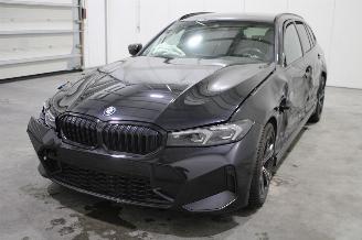 damaged passenger cars BMW 3-serie 320 2024/3