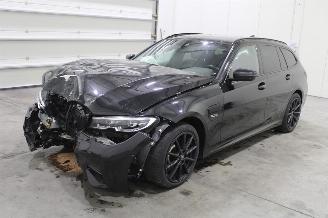 damaged passenger cars BMW 3-serie 330e 2022/1