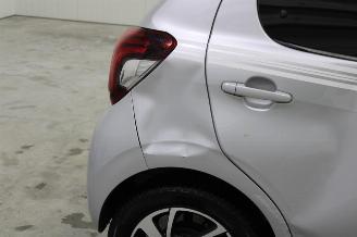 Peugeot 108  picture 18
