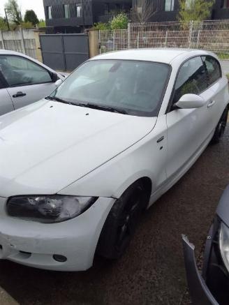 Damaged car BMW 1-serie 120 2008/7