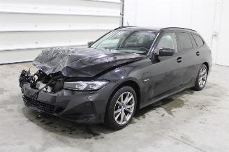 damaged passenger cars BMW 3-serie 320 2023/5