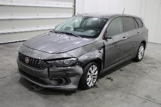 Schadeauto Fiat Tipo  2020/11