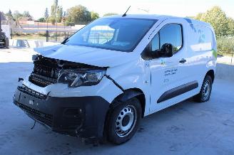 skadebil auto Peugeot Partner  2023/7