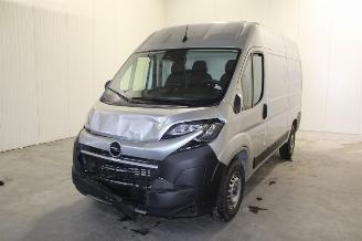 Vaurioauto  passenger cars Opel Movano  2025/9