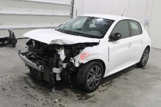 Unfallwagen Peugeot 208  2023/4