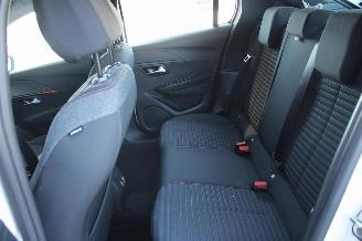 Peugeot e-208  picture 12