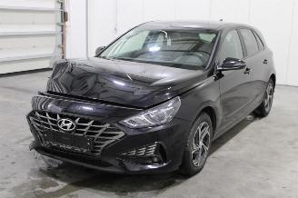 krockskadad bil auto Hyundai I-30 i30 2022/9