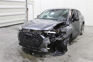 krockskadad bil auto Audi Q3  2024/1