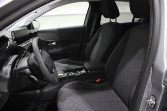 Peugeot 208  picture 12